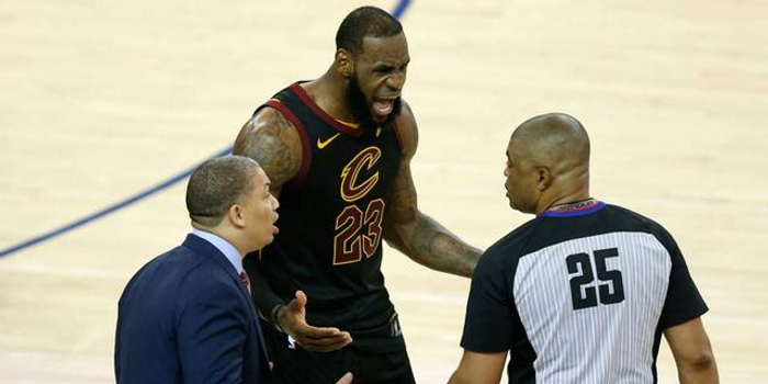 B体育- 米德尔斯堡遭争议判罚，博罗痛失关键三分  